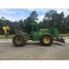 John Deere 748L